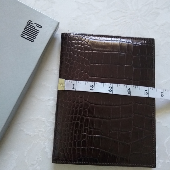 Gump's Italian leather embossed croc-effect frame - Picture 5 of 7